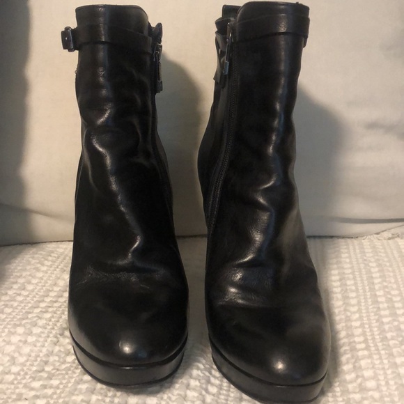 Alberto Fermani  Leather Ankle Boots - Picture 3 of 9